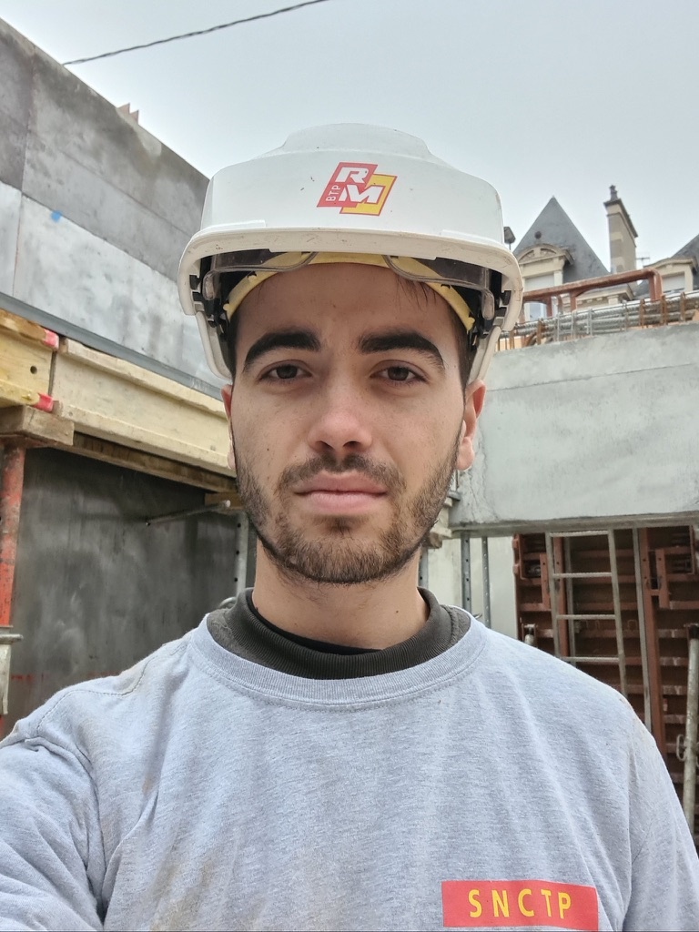 Romain Roze sur un chantier
